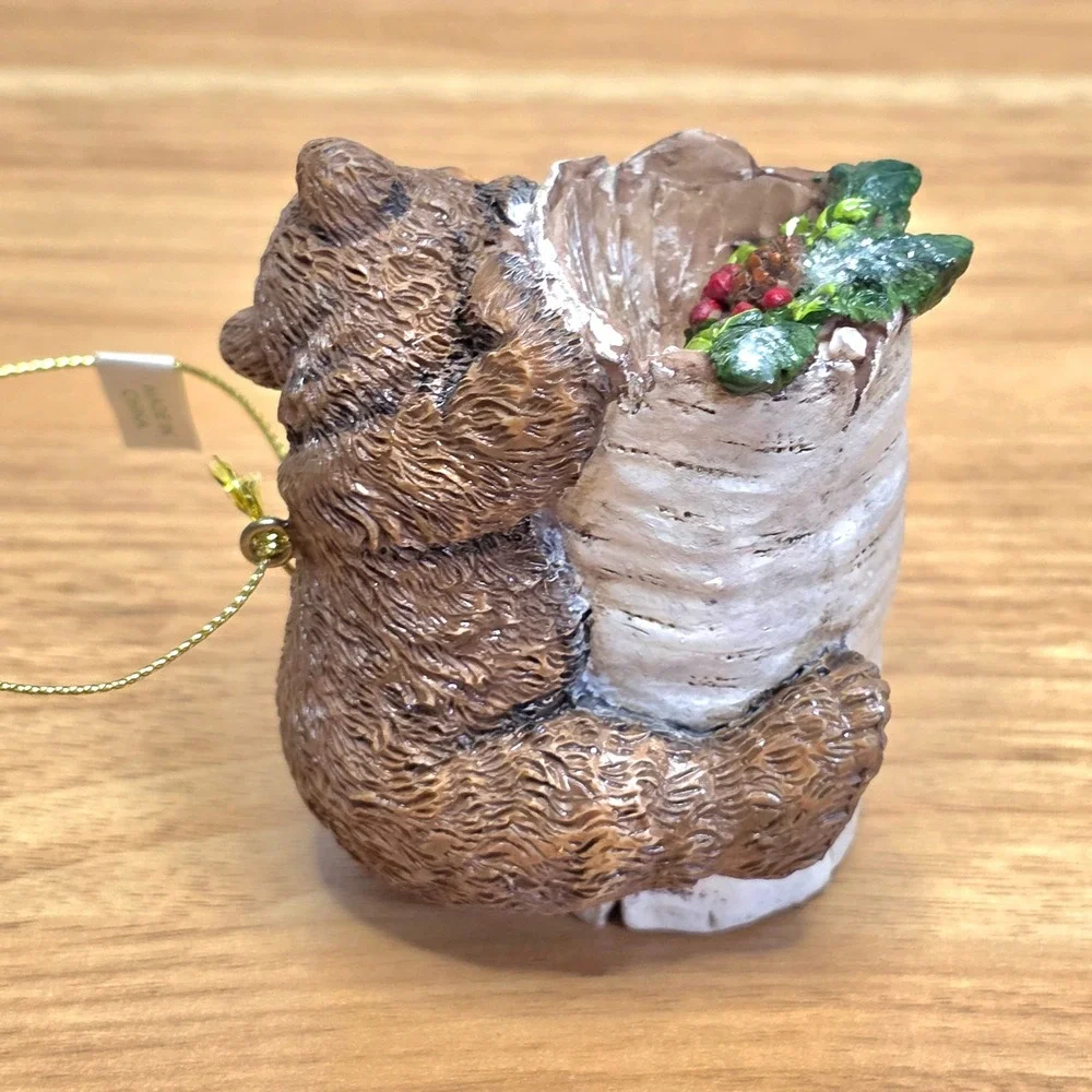 Cute Bear‎ Climbing Tree Stump Ornament Bird Holly Berries Christmas Decor